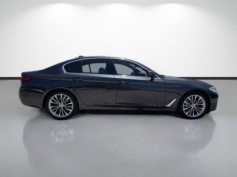 Used 2023 BMW 540i w/ Premium Package RWD image 2