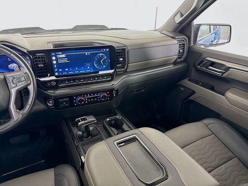 Used 2022 Chevrolet Silverado 1500 ZR2 image 27