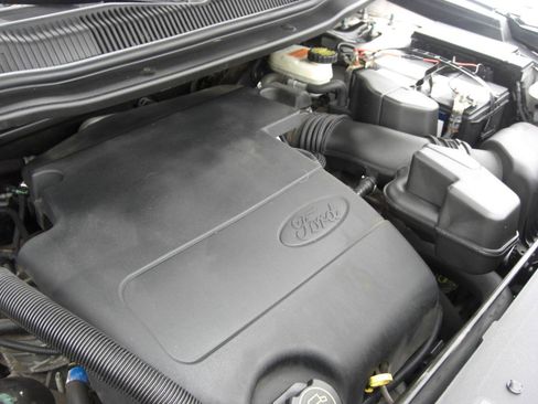 Used 2017 Ford Explorer XLT w/ Equipment Group 202A FWD image 20
