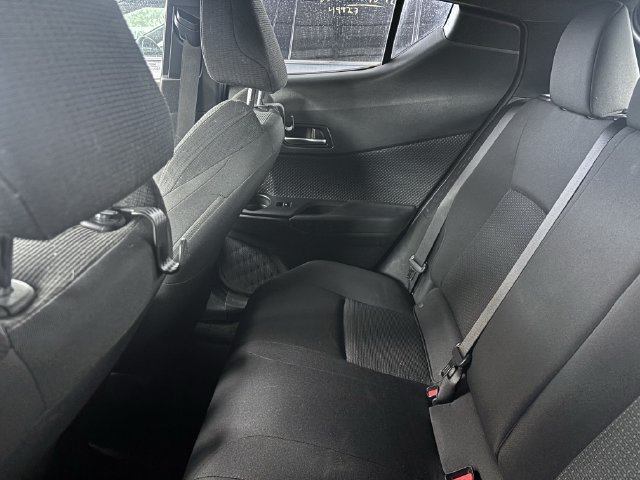 Used 2018 Toyota C-HR XLE FWD image 13