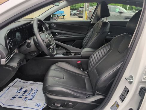 Certified 2023 Hyundai Elantra Limited w/ Cargo Package FWD image 10