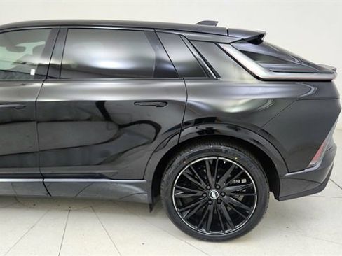 Used 2025 Cadillac Lyriq Sport image 10