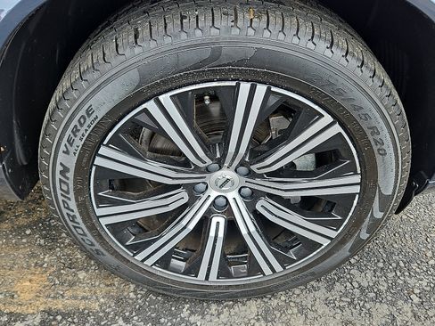 Certified 2024 Volvo XC90 B6 Plus w/ Protection Package Premier AWD/4WD image 8