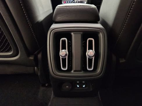 Certified 2026 Volvo XC40 B5 Plus AWD/4WD image 29