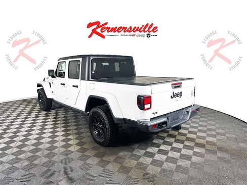 Used 2022 Jeep Gladiator Willys image 5
