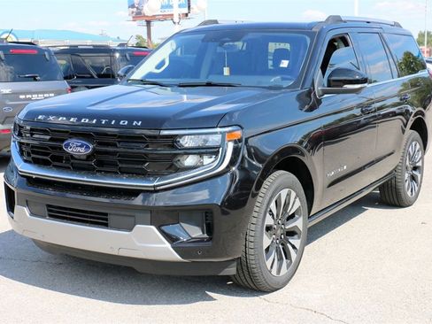 New 2025 Ford Expedition Platinum w/ Driver's Package image 2