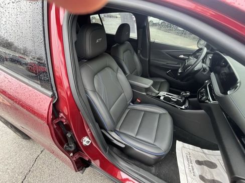 Certified 2024 Buick Envista Sport Touring image 28