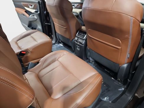 Used 2019 Subaru Ascent Touring AWD/4WD image 13