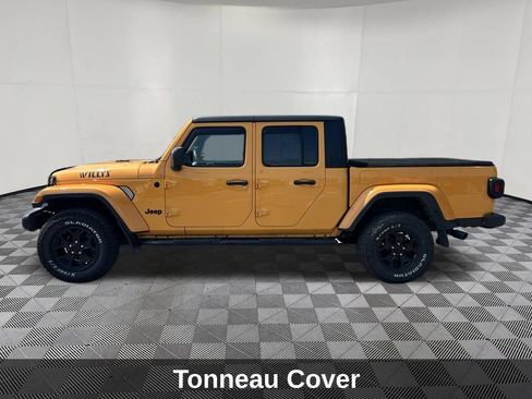 Used 2021 Jeep Gladiator Sport AWD/4WD image 2
