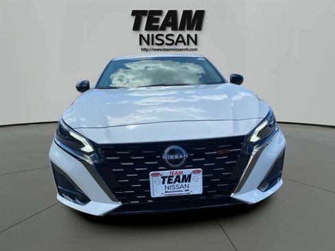 New 2025 Nissan Altima 2.5 SR image 2