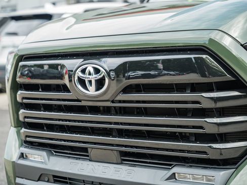 Used 2023 Toyota Tundra SR5 w/ SR5 Premium Package AWD/4WD image 11