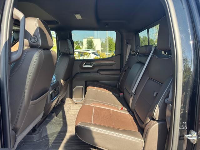 Used 2024 GMC Sierra 1500 Denali w/ Denali Reserve Package AWD/4WD image 5