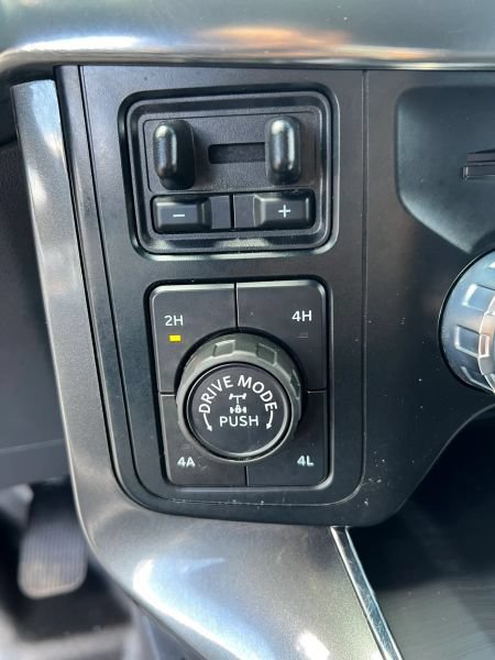 Used 2023 Ford F150 Lariat AWD/4WD image 27