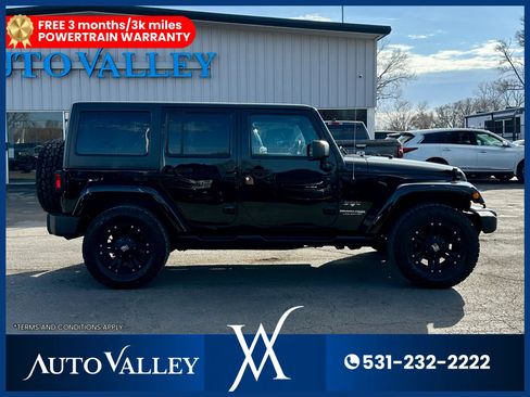 Used 2018 Jeep Wrangler Unlimited Sahara w/ Connectivity Group image 8