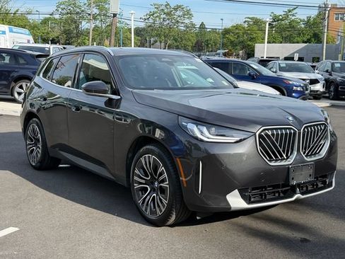 Used 2025 BMW X3 xDrive30i AWD/4WD image 3
