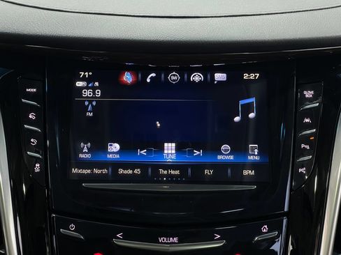 Used 2020 Cadillac Escalade Luxury w/ LPO, Radiant Package AWD/4WD image 24