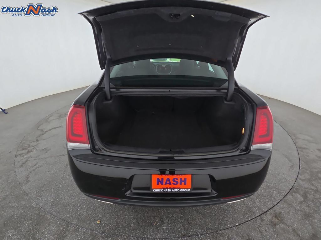 Used 2022 Chrysler 300 Touring w/ Sport Appearance Package AWD/4WD image 30
