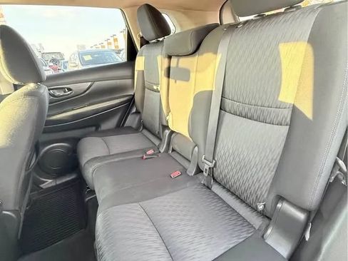 Used 2017 Nissan Rogue S w/ S Appearance Package AWD/4WD image 8