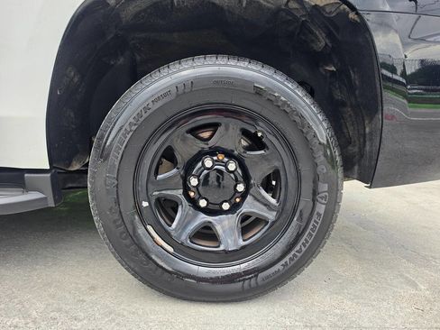 Used 2016 Chevrolet Tahoe 2WD w/ Remote Keyless Entry Package image 42