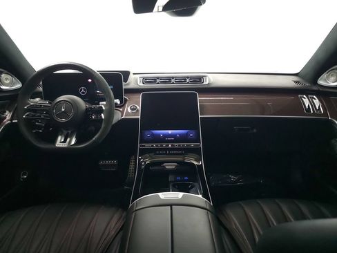 Used 2024 Mercedes-Benz S 63 AMG S w/ Carbon Fiber Exterior Package image 26