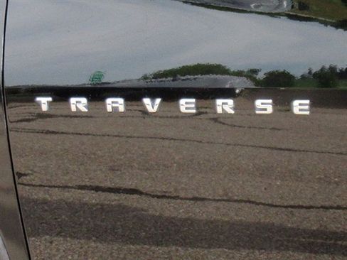 Used 2022 Chevrolet Traverse LT image 35