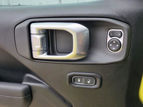 New 2023 Jeep Gladiator Sport image 10