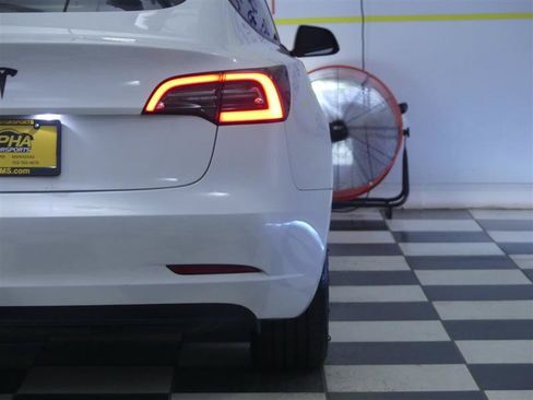 Used 2023 Tesla Model 3 Standard Range RWD image 27