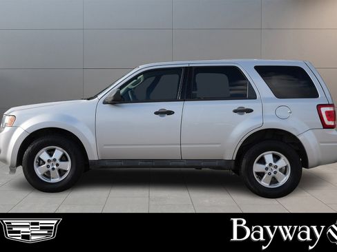 Used 2011 Ford Escape XLS w/ 101A Rapid Spec Order Code image 4