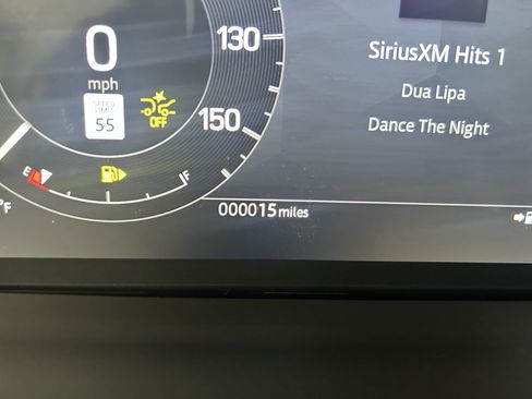 New 2025 Land Rover Discovery Dynamic SE image 18