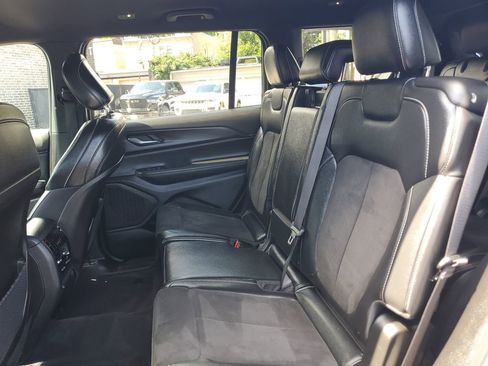 Certified 2024 Jeep Grand Cherokee L Laredo image 13