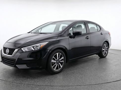 Used 2025 Nissan Versa SV image 3