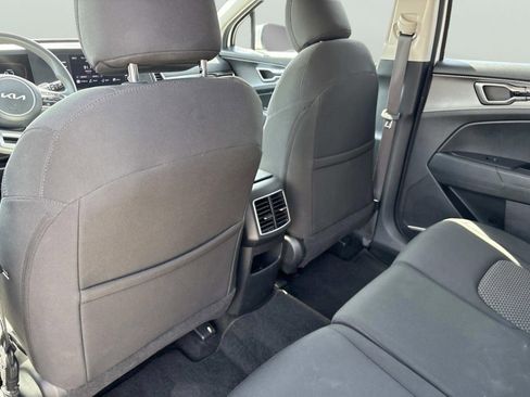 Used 2024 Kia Sportage LX image 16