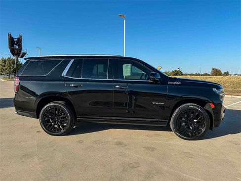 Used 2023 Chevrolet Tahoe High Country image 2