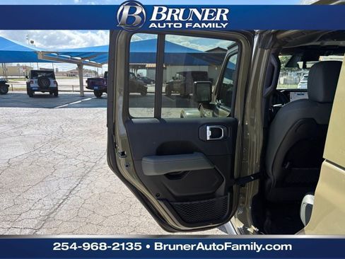 New 2026 Jeep Gladiator Mojave image 14