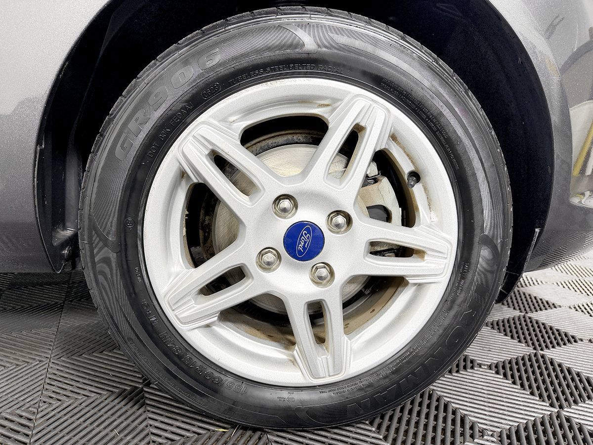 Used 2018 Ford Fiesta SE FWD image 25