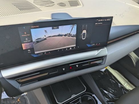 Used 2025 BMW 530i xDrive AWD/4WD image 27