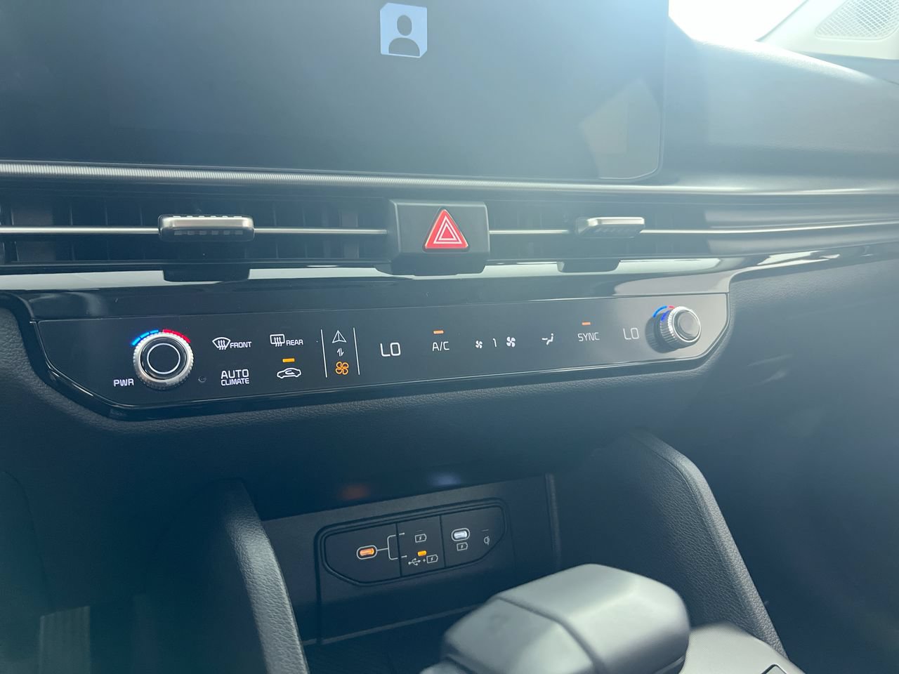 New 2026 Kia Sportage SX FWD image 24