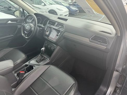 Used 2021 Volkswagen Tiguan SE FWD image 29