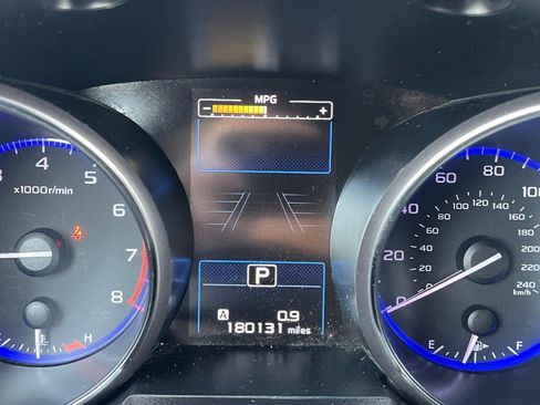 Used 2016 Subaru Outback 2.5i Limited AWD/4WD image 11
