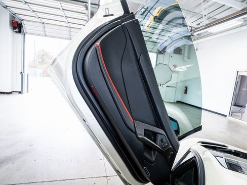 Used 2017 Lamborghini Aventador S image 41