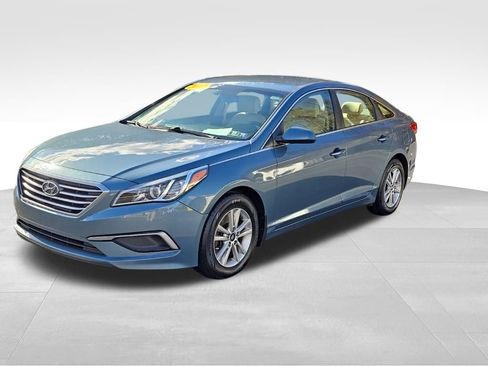 Used 2017 Hyundai Sonata SE image 1