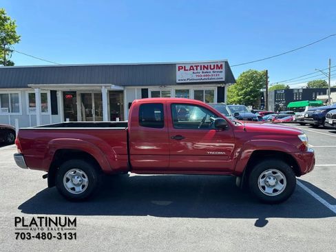 Used 2006 Toyota Tacoma PreRunner RWD image 2
