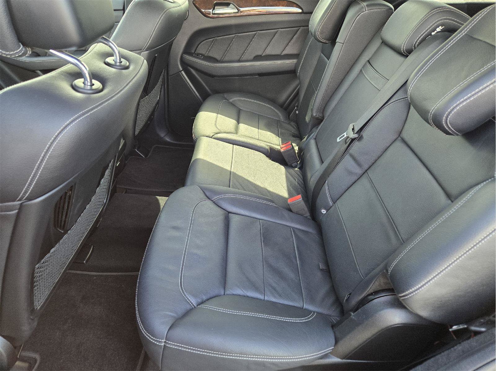 Used 2015 Mercedes-Benz GL 450 4MATIC image 37