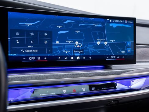 Certified 2023 BMW i7 xDrive60 w/ Executive Package 2 image 24