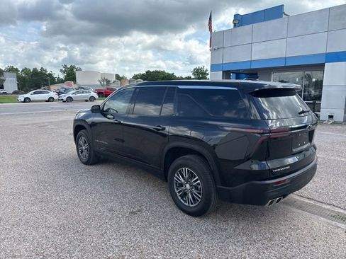 Used 2024 Chevrolet Traverse LS FWD image 8