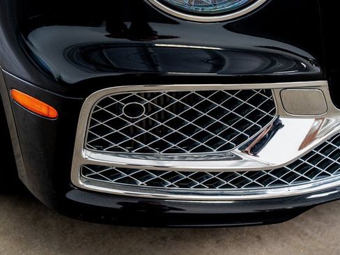 Used 2021 Bentley Flying Spur W12 image 19