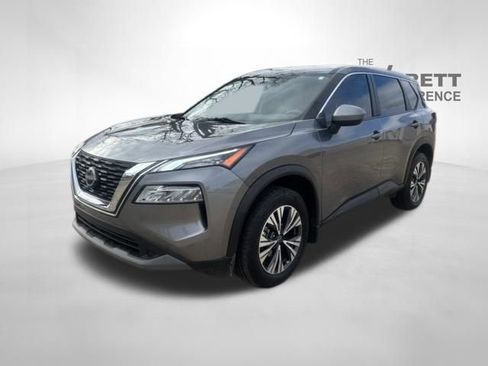 Used 2023 Nissan Rogue SV image 3