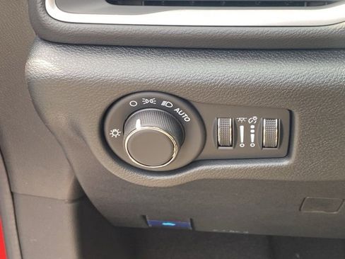 New 2026 Chrysler Voyager LX image 26