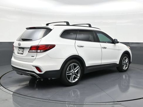 Used 2018 Hyundai Santa Fe FWD image 5