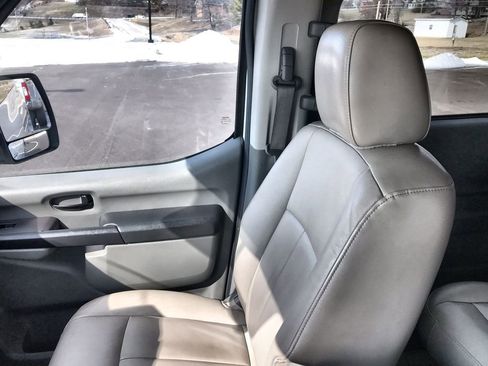 Used 2016 Nissan NV 3500 SL image 22